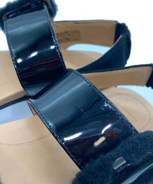 UGG（アグ）UGG (アグ) ル フラッフサンダル/ Le Fluff ブラック サイズ:24の古着・服飾アイテム