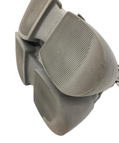 CHARLES & KEITH（チャールズアンドキース）CHARLES & KEITH (チャールズアンドキース) Robbie/アンクルストラップチャンキーメリージェーンブーツ グレー サイズ:37の古着・服飾アイテム