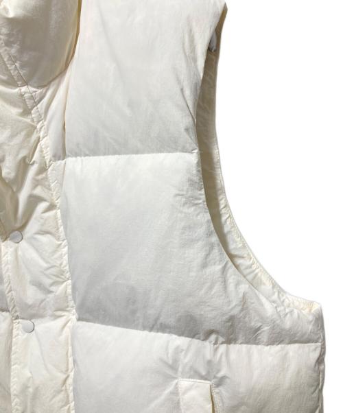BEAUTY&YOUTH（ビューティーアンドユース）BEAUTY&YOUTH (ビューティーアンドユース) ダウンベスト ベージュ サイズ:なしの古着・服飾アイテム