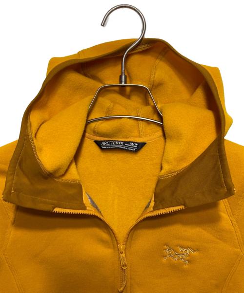 ARC'TERYX（アークテリクス）ARC'TERYX (アークテリクス) KYANITE HOODY WOMEN'S/カイヤナイト フーディ イエロー サイズ:XSの古着・服飾アイテム