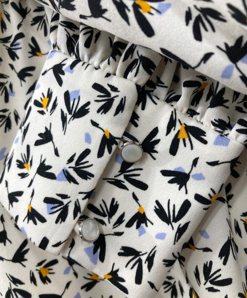 ReFLEcT（リフレクト）Reflect (リフレクト) フラワープリントワンピース ベージュ サイズ:9の古着・服飾アイテム