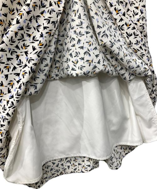 ReFLEcT（リフレクト）Reflect (リフレクト) フラワープリントワンピース ベージュ サイズ:9の古着・服飾アイテム