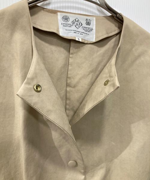 R&D.M.Co-OLDMAN'S TAILOR（オールドマンズテーラー）R&D.M.Co-OLDMAN'S TAILOR (オールドマンズテーラー) ノーカラーコート ベージュ サイズ:Sの古着・服飾アイテム