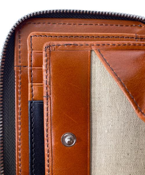 La GALLERIA（ラ・ガレリア）La GALLERIA (ラ・ガレリア) ラウンドファスナー財布 ブラウンの古着・服飾アイテム