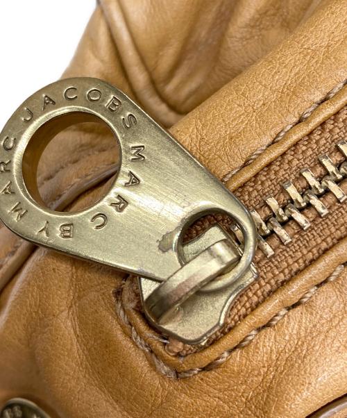 Marc by Marc Jacobs（マークバイマークジェイコブス）Marc by Marc Jacobs (マークバイマークジェイコブス) ハンドバッグ ブラウンの古着・服飾アイテム