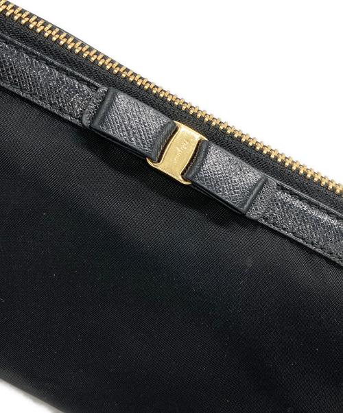 Salvatore Ferragamo（サルヴァトーレ フェラガモ）Salvatore Ferragamo (サルヴァトーレ フェラガモ) ヴァラナイロンポーチ ブラックの古着・服飾アイテム