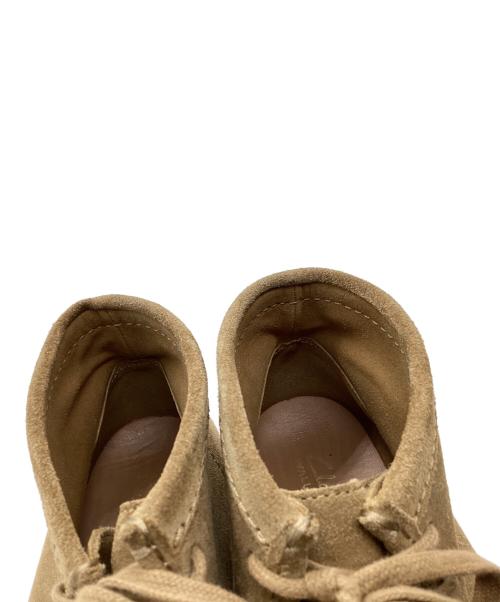 CLARKS（クラークス）CLARKS (クラークス) スウェードブーツ ブラウン サイズ:27.5の古着・服飾アイテム