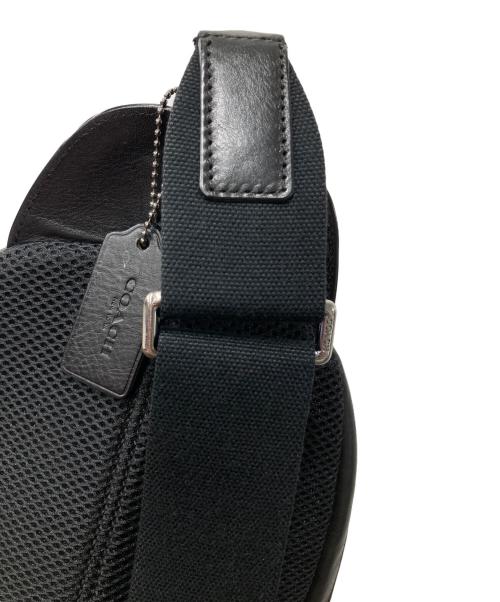 COACH（コーチ）COACH (コーチ) スリングバッグ/ボディーバッグ ブラックの古着・服飾アイテム