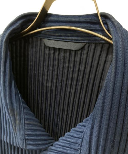 HOMME PLISSE ISSEY MIYAKE（オム プリッセ イッセイ ミヤケ）HOMME PLISSE ISSEY MIYAKE (オム プリッセ イッセイ ミヤケ) プリーツスタンドカラージャケット ブルー サイズ:2の古着・服飾アイテム