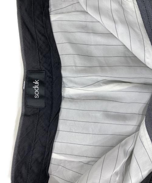 soduk（スドーク）soduk (スドーク) Who cut it out？ trousers/ダメージスラックス グレー サイズ:表記なしの古着・服飾アイテム