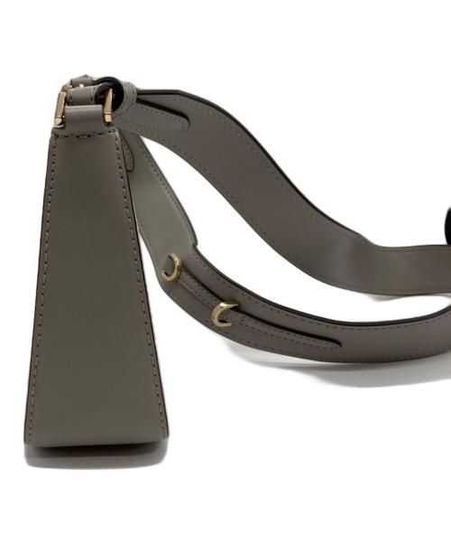 MICHAEL KORS（マイケル・コース）MICHAEL KORS (マイケル・コース) ショルダーバッグ ホワイトの古着・服飾アイテム