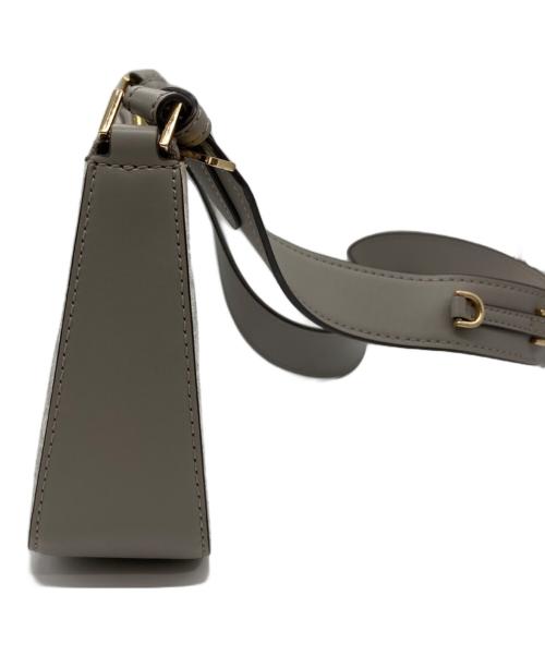 MICHAEL KORS（マイケル・コース）MICHAEL KORS (マイケル・コース) ショルダーバッグ ホワイトの古着・服飾アイテム