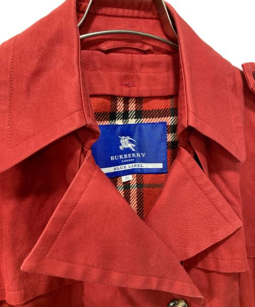 BURBERRY BLUE LABEL（バーバリー ブルー レーベル）BURBERRY BLUE LABEL (バーバリー ブルー レーベル) ハーフトレンチコート レッド サイズ:38の古着・服飾アイテム