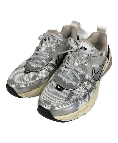 NIKE（ナイキ）NIKE (ナイキ) W V2K RUN SUMMIT /ローカットスニーカー シルバー サイズ:24の古着・服飾アイテム