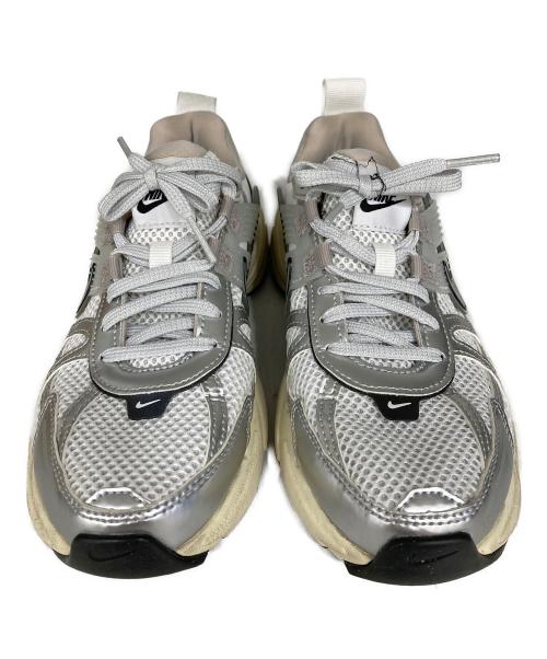 NIKE（ナイキ）NIKE (ナイキ) W V2K RUN SUMMIT /ローカットスニーカー シルバー サイズ:24の古着・服飾アイテム