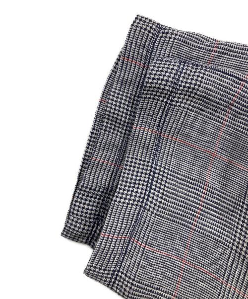 BURBERRY BLUE LABEL（バーバリー ブルー レーベル）BURBERRY BLUE LABEL (バーバリー ブルー レーベル) リネンハーフパンツ グレー サイズ:36の古着・服飾アイテム