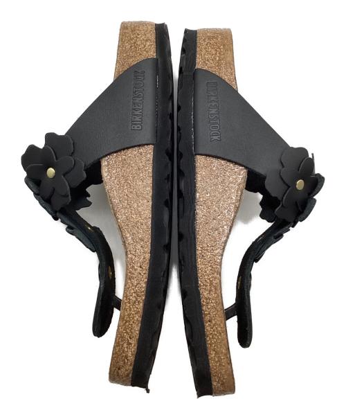 BIRKENSTOCK（ビルケンシュトック）BIRKENSTOCK (ビルケンシュトック) レザーサンダル/ギゼ フラワー エンベリッシュメント ブラウン サイズ:36の古着・服飾アイテム