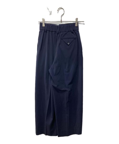 YORI（ヨリ）yori (ヨリ) 25年/スラックス/ウエストリボンダブルタックパンツ ネイビー サイズ:34の古着・服飾アイテム