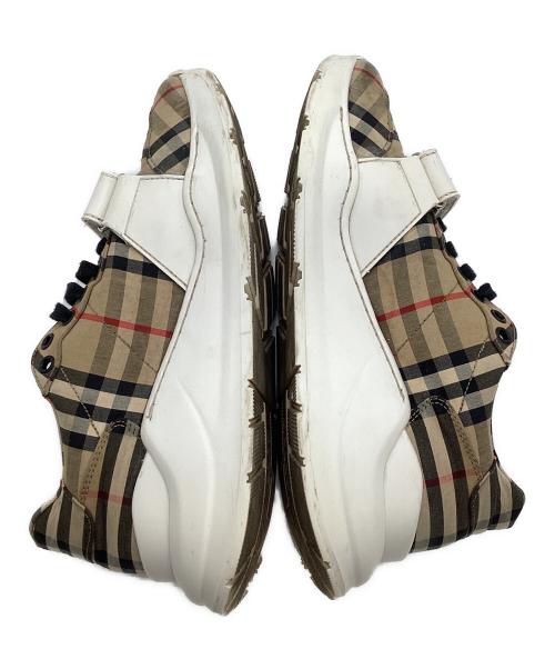BURBERRY（バーバリー）BURBERRY (バーバリー) ノバチェック ベルトデザイン ローカットスニーカー ブラウン サイズ:40の古着・服飾アイテム