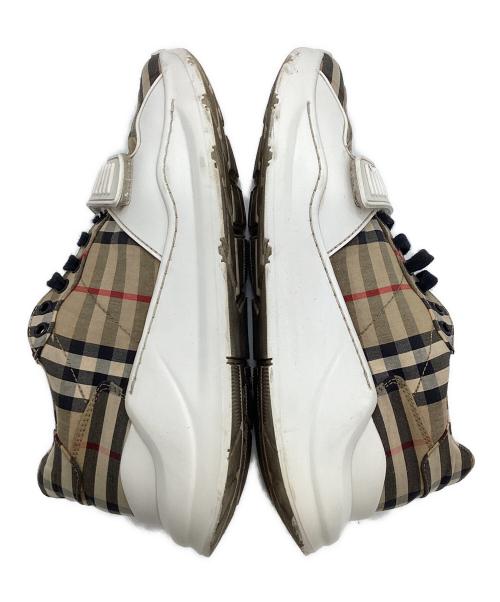 BURBERRY（バーバリー）BURBERRY (バーバリー) ノバチェック ベルトデザイン ローカットスニーカー ブラウン サイズ:40の古着・服飾アイテム