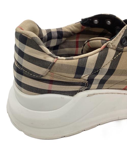BURBERRY（バーバリー）BURBERRY (バーバリー) ノバチェック ベルトデザイン ローカットスニーカー ブラウン サイズ:40の古着・服飾アイテム