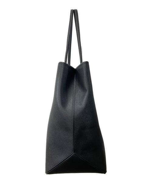 MARC JACOBS（マークジェイコブス）MARC JACOBS (マークジェイコブス) トートバッグ/ロゴショッパー/LOGO SHOPPER E-W TOTE ブラックの古着・服飾アイテム