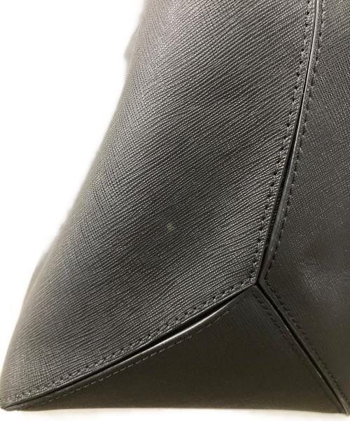 MARC JACOBS（マークジェイコブス）MARC JACOBS (マークジェイコブス) トートバッグ/ロゴショッパー/LOGO SHOPPER E-W TOTE ブラックの古着・服飾アイテム