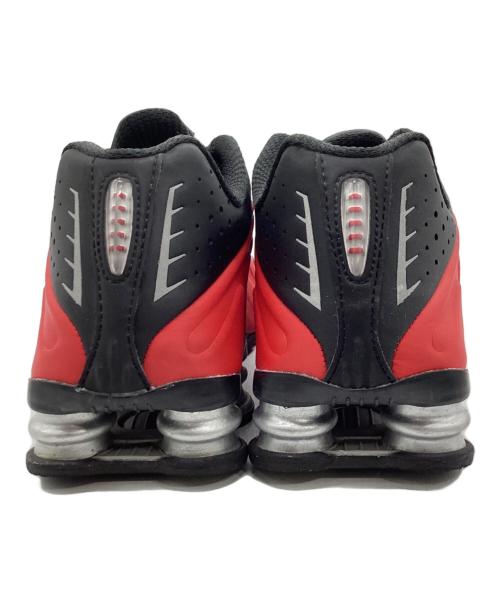 NIKE（ナイキ）NIKE (ナイキ) SHOX R4/ｽﾆｰｶｰ ブラック×レッド サイズ:27の古着・服飾アイテム