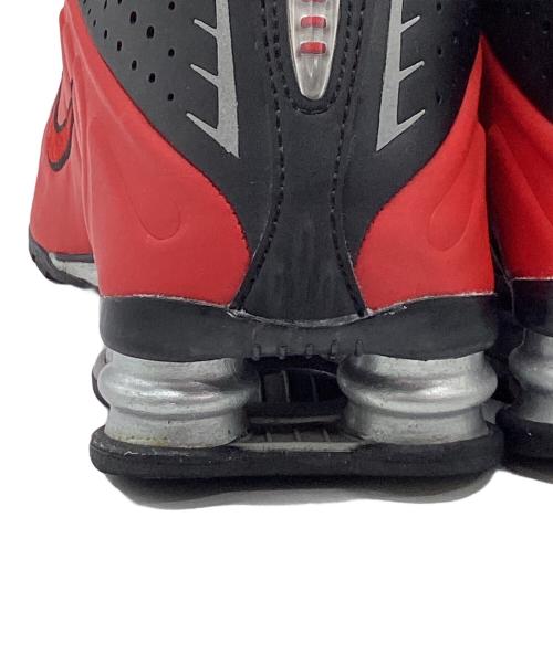 NIKE（ナイキ）NIKE (ナイキ) SHOX R4/ｽﾆｰｶｰ ブラック×レッド サイズ:27の古着・服飾アイテム