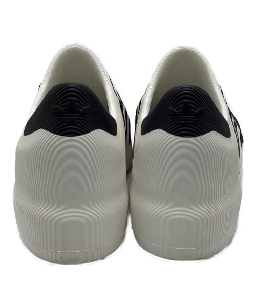 adidas（アディダス）adidas (アディダス) Adifom SST/スニーカー/サンダル ホワイト サイズ:26.5の古着・服飾アイテム