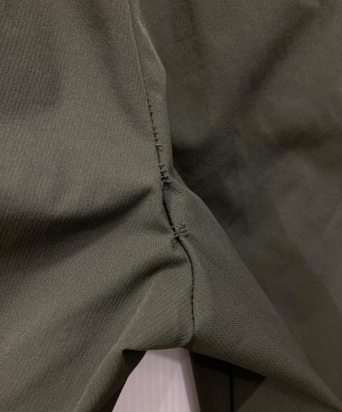 UNIVERSAL LANGUAGE（ユニバーサルランゲージ）UNIVERSAL LANGUAGE (ユニバーサルランゲージ) PERFORMANCE SUIT カーキ サイズ:3Lの古着・服飾アイテム