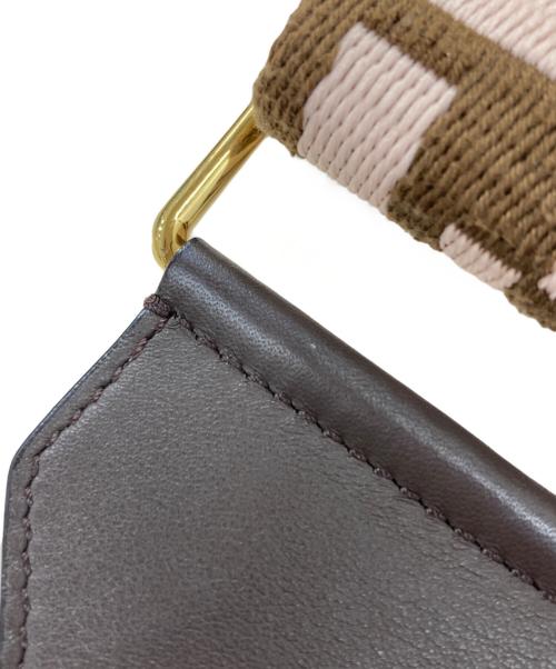 FENDI（フェンディ）FENDI (フェンディ) ショルダー ユー/ロゴストラップ ブラウンの古着・服飾アイテム