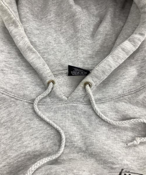 stussy（ステューシー）stussy (ステューシー) ロゴプルオーバーパーカー グレー サイズ:Sの古着・服飾アイテム