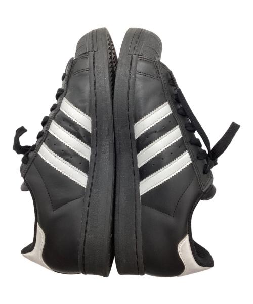 adidas（アディダス）adidas (アディダス) ローカットスニーカー ブラック サイズ:27.5の古着・服飾アイテム