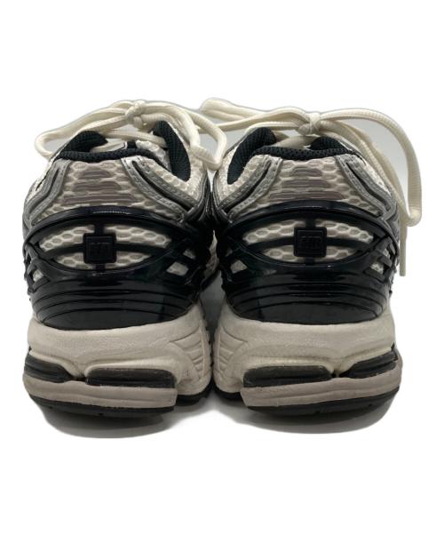NEW BALANCE（ニューバランス）NEW BALANCE (ニューバランス) スニーカー ホワイト×ブラック サイズ:26.5の古着・服飾アイテム