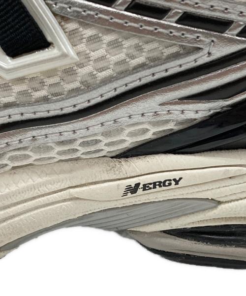 NEW BALANCE（ニューバランス）NEW BALANCE (ニューバランス) スニーカー ホワイト×ブラック サイズ:26.5の古着・服飾アイテム