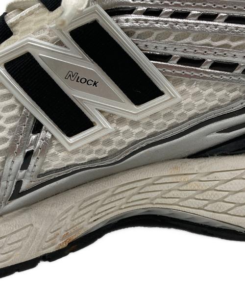 NEW BALANCE（ニューバランス）NEW BALANCE (ニューバランス) スニーカー ホワイト×ブラック サイズ:26.5の古着・服飾アイテム