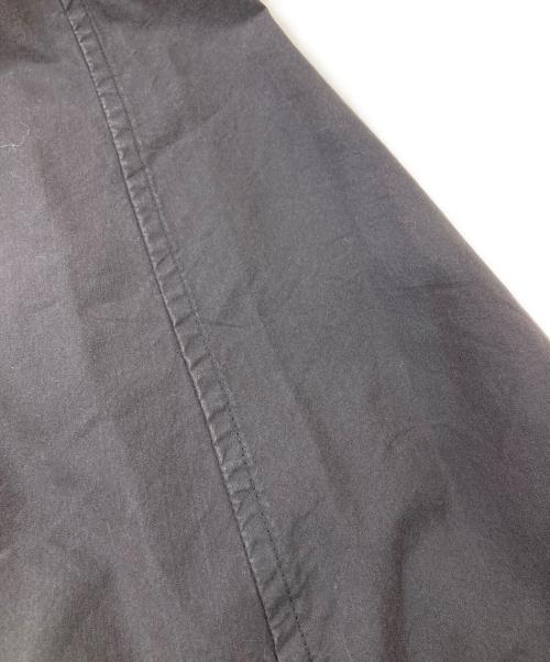 universal tissu（ユニバーサルティシュ）universal tissu (ユニバーサルティシュ) コットンナイロンダンプノーカラーコート グレー サイズ:表記なしの古着・服飾アイテム