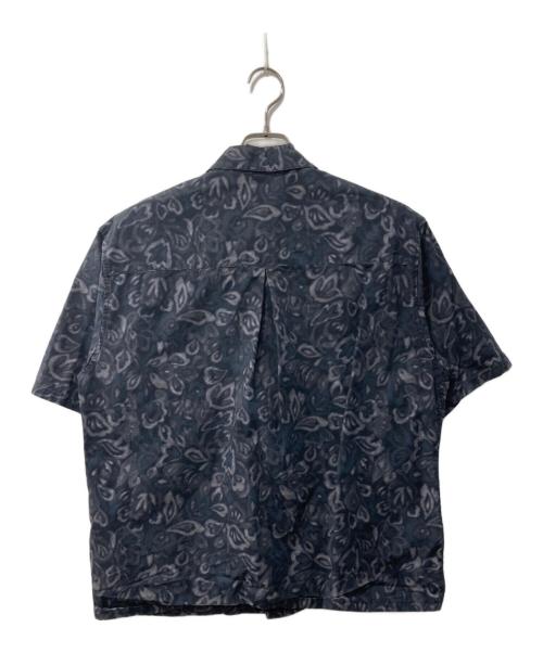 BEAUTY&YOUTH UNITED ARROWS（ビューティーアンドユースユナイテッドアローズ）BEAUTY&YOUTH UNITED ARROWS (ビューティーアンドユースユナイテッドアローズ) LONGCHAMP (ロンシャン) 別注 モノトーン フラワー グランデシャツ グレー サイズ:Sの古着・服飾アイテム