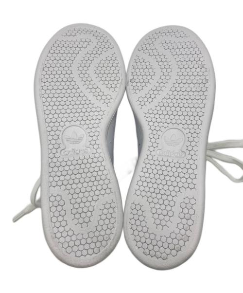 adidas（アディダス）adidas (アディダス) ローカットスニーカー ホワイト サイズ:26 未使用品の古着・服飾アイテム