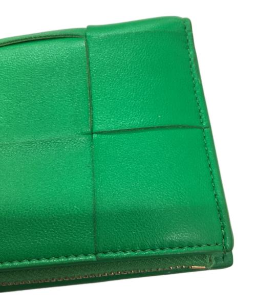 BOTTEGA VENETA（ボッテガベネタ）BOTTEGA VENETA (ボッテガベネタ) カセットスモールコンパクトイントレチャートウォレット グリーンの古着・服飾アイテム
