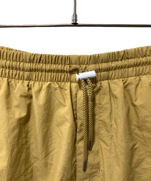 DESCENTE（デサント）DESCENTE (デサント) ナイロンハーフパンツ/MUSOU EASY SHORTS イエロー サイズ:Mの古着・服飾アイテム