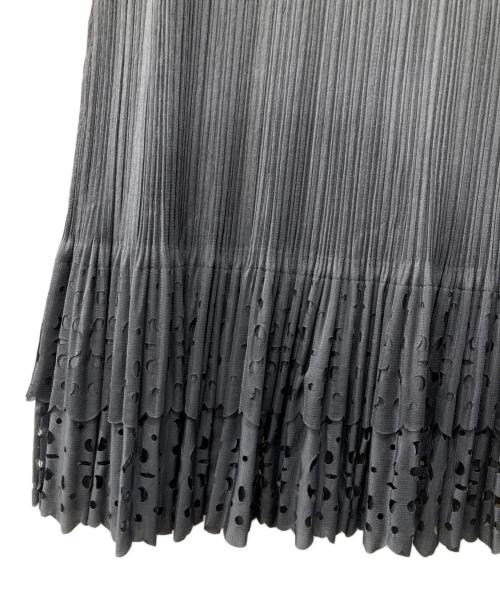PLEATS PLEASE（プリーツプリーズ）PLEATS PLEASE (プリーツプリーズ) パンチングプリーツスカート グレー サイズ:サイズ２の古着・服飾アイテム
