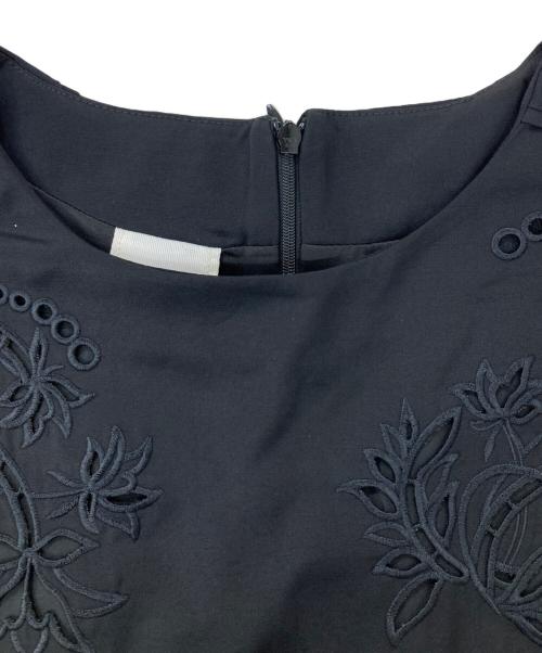 willfully（ウィルフリー）willfully (ウィルフリー) hollow out embroidery volume sleeve OP/長袖ワンピース ブラック サイズ:Freeの古着・服飾アイテム