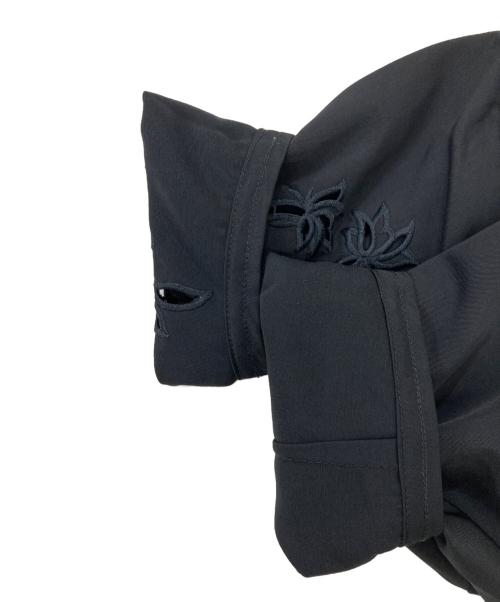 willfully（ウィルフリー）willfully (ウィルフリー) hollow out embroidery volume sleeve OP/長袖ワンピース ブラック サイズ:Freeの古着・服飾アイテム