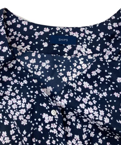 SHIPS（シップス）SHIPS (シップス) フラワープリントVネックワンピース ネイビー サイズ:ONE SIZEの古着・服飾アイテム