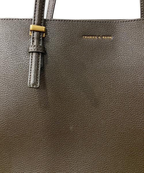 CHARLES & KEITH（チャールズアンドキース）CHARLES & KEITH (チャールズアンドキース) サンサ クラシックダブルハンドルトートバッグ ブラウンの古着・服飾アイテム