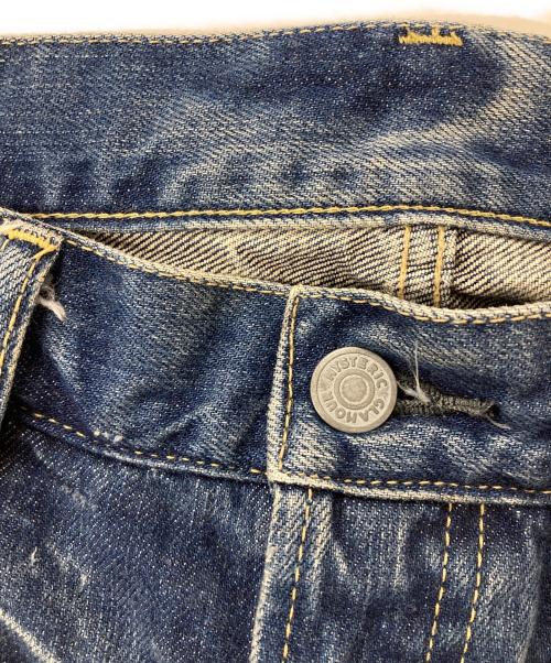 Hysteric Glamour（ヒステリックグラマー）Hysteric Glamour (ヒステリックグラマー) スタッズポケット ヒスガールペイント ストレートデニムパンツ インディゴ サイズ:32の古着・服飾アイテム
