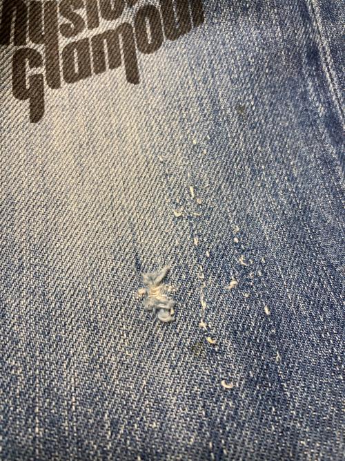 Hysteric Glamour（ヒステリックグラマー）Hysteric Glamour (ヒステリックグラマー) スタッズポケット ヒスガールペイント ストレートデニムパンツ インディゴ サイズ:32の古着・服飾アイテム