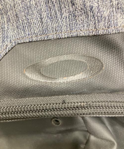 OAKLEY（オークリー）OAKLEY (オークリー) リュック グレーの古着・服飾アイテム